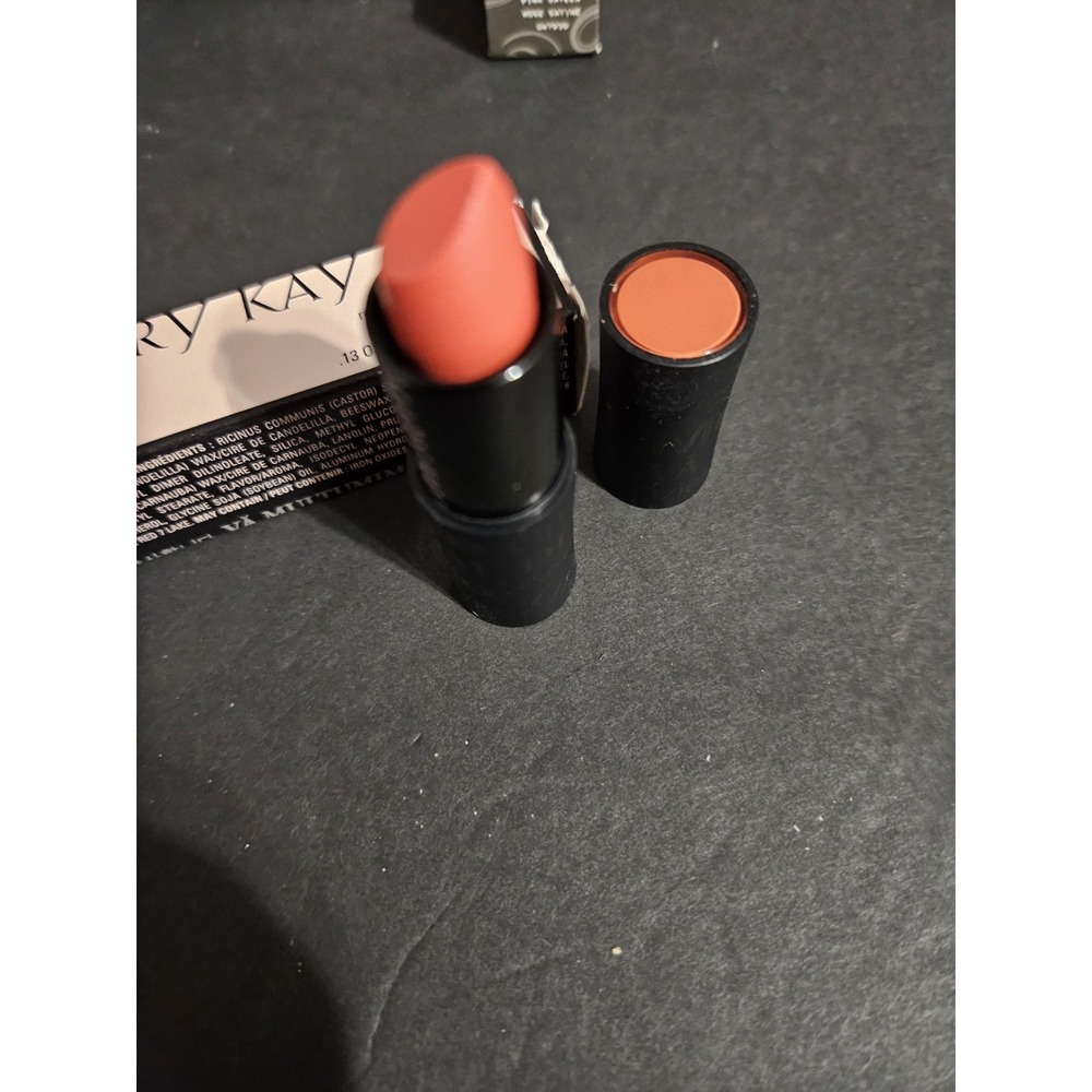 Mary Kay Creme Lipstick Give Joy New Discontinued - Picture 2 of 3